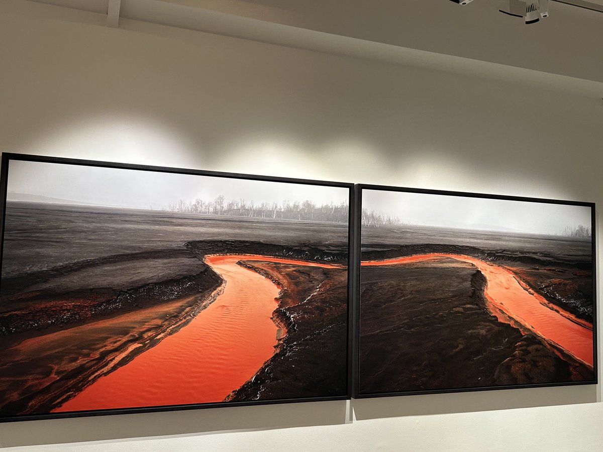 One of the masterpieces in the most important and spellbinding art show in London right now - Edward Burtynsky's Bstraction/ Extraction at Saatchi until May 6 - do not miss it !
