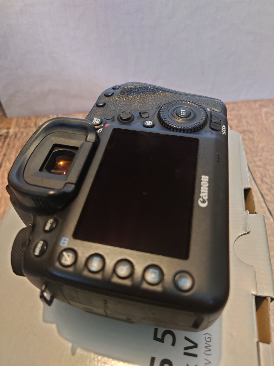 Canon 5d IV for sale! Everything as original, except no battery. Strap, charger, lens cap and manuals included. Great camera, just surplus to requirements!