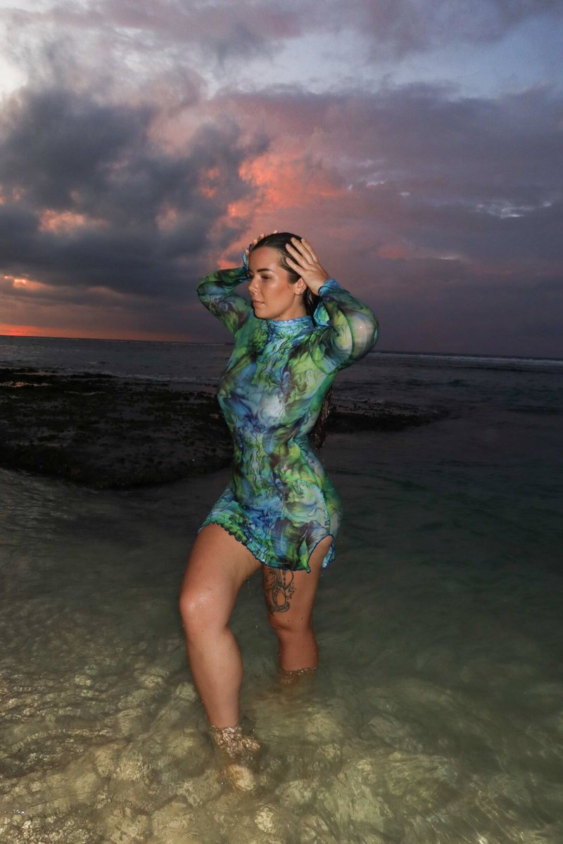 Sadowskaphoto's tweet photo. Bali sunsets hit different ✨ https://t.co/vMYbe4GwWf