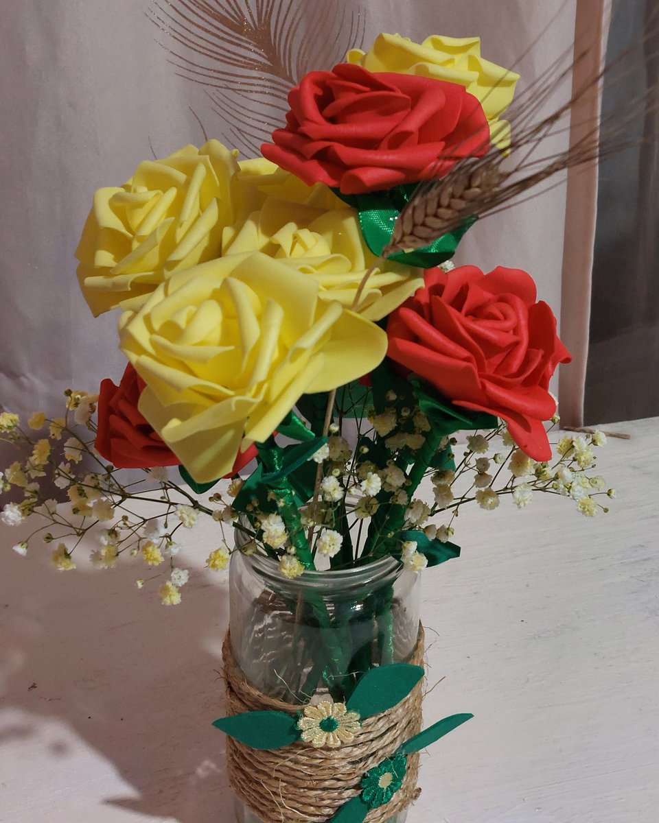 no_divinas's tweet photo. https://t.co/wZrVCKonjX 
#regalsamida #rosascustomizadas #rosescustomitzades #artesaniacatalana #aestrenar #manualidades #manualitats  #dracs #dragones #diadellibro #diadelllibre #23abeil #diadelamadre #diadelamare
#santjordi #santjordi2024 #santjordi24 #roseseternes https://t.co/caeNZMtsaA
