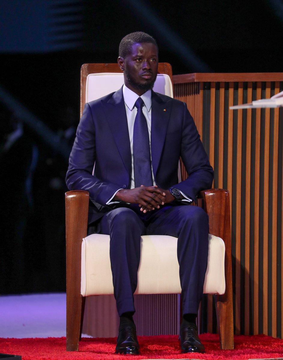 PR_Senegal's tweet photo. Le Président de la République, Son Excellence Monsieur @DiomayeFaye, a prêté serment ce mardi 2 avril 2024 au Centre des Expositions de Diamniadio. 

La cérémonie s'est déroulée en présence de sommités et de personnalités nationales et internationales. https://t.co/PTTveLFChM