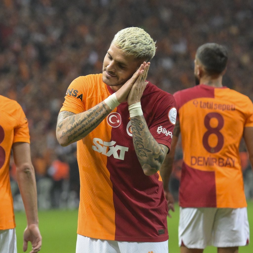 Haluk_Yurekli's tweet photo. Icardi birilerine, “Yatın, uyuyun” dedi :)

CANLI: https://t.co/DsuJNtRUNf https://t.co/CsoYWhXsYA