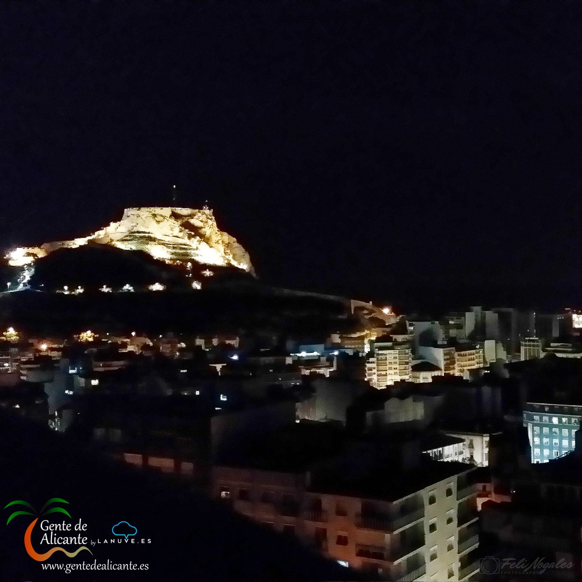 Buenas noches #GentedeAlicante 😍🌃🏰 Con ésta preciosa vista del Castillo Santa Bárbara desde el Castillo San Fernando, esperamos que hayáis tenido un buen día de vuelta a la rutina.😊
Os deseamos un magnífico descanso y una Bona Nit Familia!🥰🤗
#Alicante #LaMillorTerretadelMón
