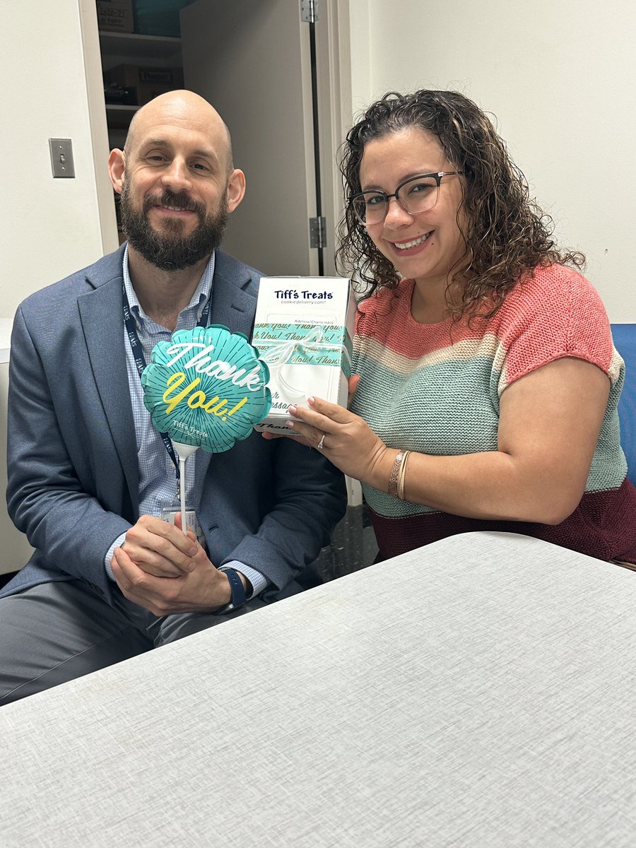 Happy AP/Dean Appreciation to Mrs. Gomez and Mr. Kaspari at @HAIS_ECHS !! Thank you for all you do!! To helping students, working well with our teachers, and supporting our parents. There’s nothing you both can’t do! Much love from your School Counselor Mrs. Salinas @MrsA_Gomez