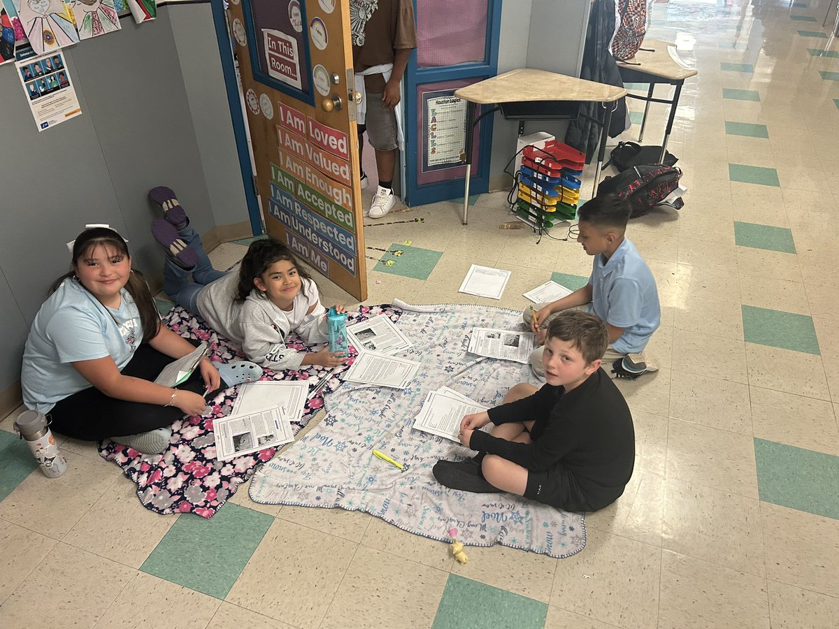 #TeamSmith expanding and revising their ideas during collaborative study groups. Keep up the GREAT work ♥️✅🦅🥇🎉🤩! #Team4thGrade @AustinISD @AISDHumanities