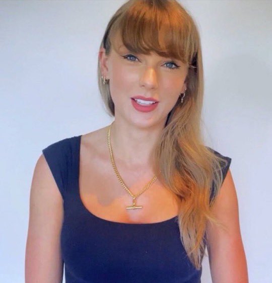 TSwiftNZ's tweet photo. 💰 | Taylor Swift has joined @Forbes Billionaire list

— She is the first musician to do so solely based on her songs and performances. https://t.co/J0svRwndI2