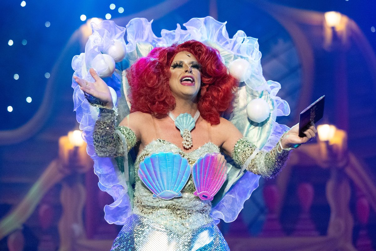 🏴‍☠️ Treasure Island Easter Tour 🏴‍☠️ 

It’s always fun working with <a href="/KD_Theatre/">KDTheatre</a> , and it was great to be their rehearsal ASM before they set sail on tour across the UK. 

📸 <a href="/portalworks/">Portal Photography</a> 

#stagemanager #panto