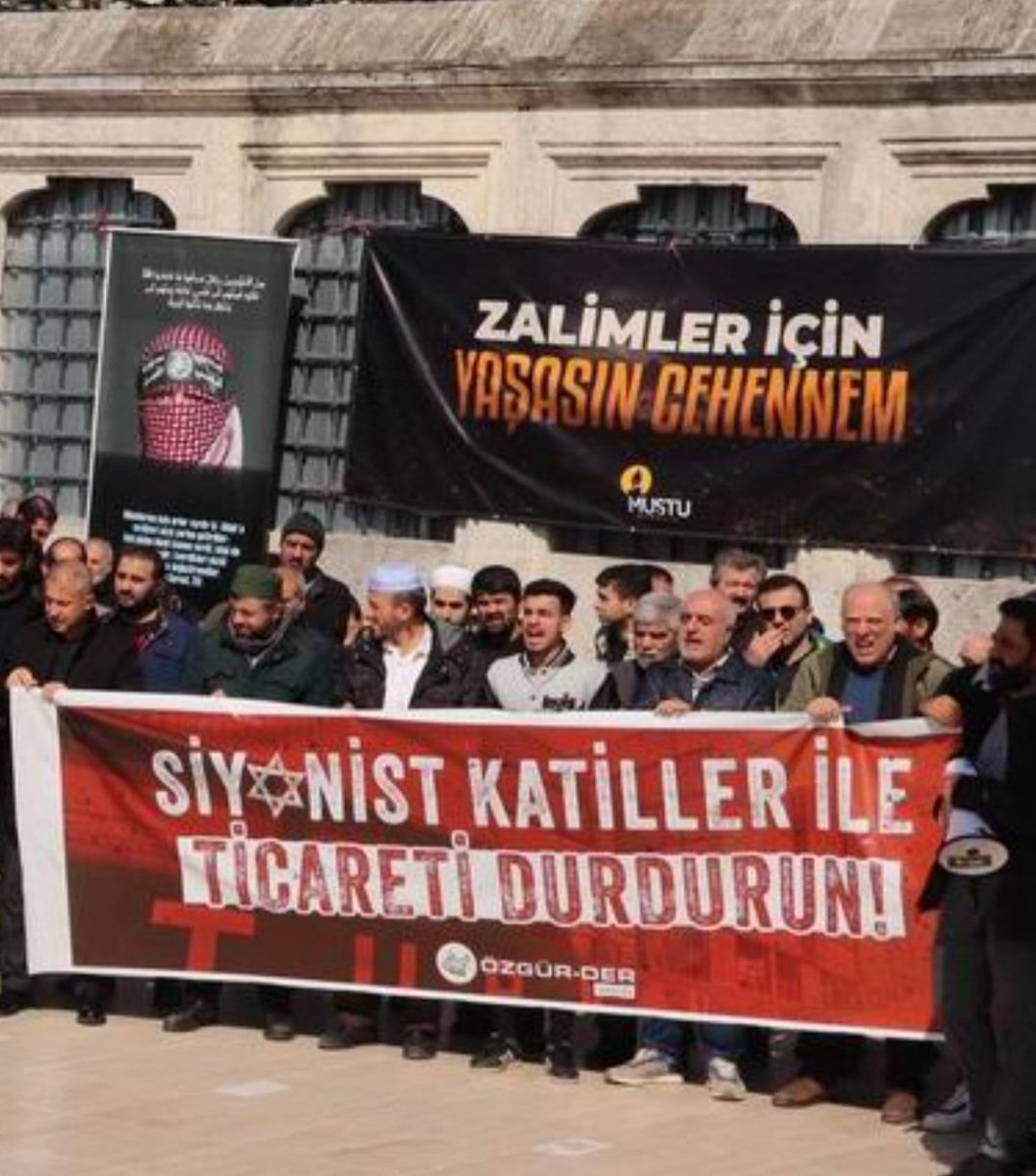 Siyonist katillerle ticareti durdurun.