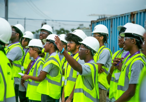 Gen Z takeover in the workforce demands that the utilities industry attracts them with clean energy, tech, and inclusive opportunities. Benefits of working in utilities: bit.ly/4cmdVtL Featuring: @OliverWyman, @ComEd