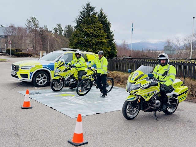 PSOSHighland's tweet photo. #HIRPU Officers were running #OpClosePass in Aviemore on Easter Monday.

This initiative uses an unmarked police cyclist to identify drivers who don’t overtake safely. 

For more information: https://t.co/TWl5lzR8cJ

#ChatOnTheMat https://t.co/KcONG80g0o