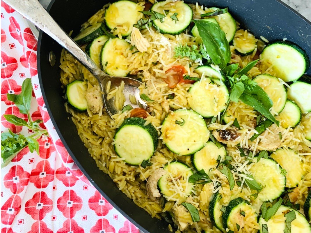 genabellrecipes's tweet image. One Pan Basil Chicken and Zucchini Orzo! It’s an easy weeknight meal with tons of delicious flavors!! 

genabell.com/one-pan-butter…
#recipe #chickendinner #onepanmeal