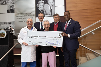 @shocktrauma was the grateful recipient today of $3 million donation from @HowardCountyMD presented by executive Calvin Ball. UMSOM faculty member and Physician-in-Chief Tom Scalea, MD, expressed his heartfelt appreciation.