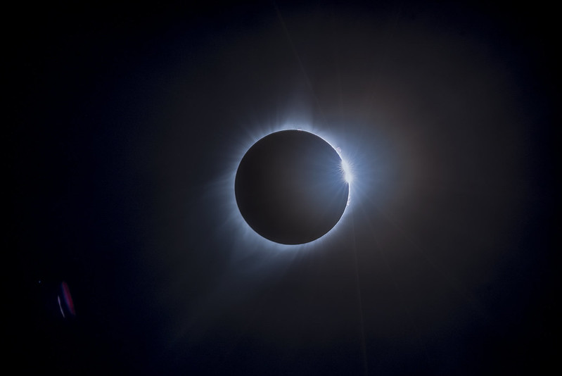 Welcome to our total solar #eclipse mega thread! Find a collection of resources, links, and tips to prepare you for April 8 below. 🧵⬇️ #DYK Glenn is the only @NASA center in the path of totality? Join us April 6-8 @GLScienceCtr in downtown #Cleveland for Total Eclipse Fest…