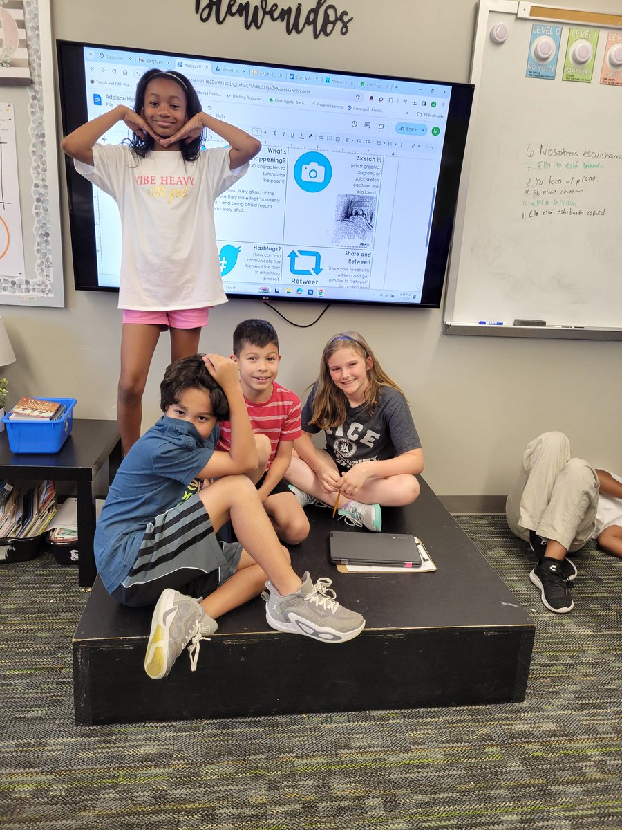 MonicaMoreau3's tweet photo. Tabletop Tweet activity! I was impressed with their summaries and creative hashtags! #geanchored @MrsRFiore https://t.co/Jo6ybcm0wv