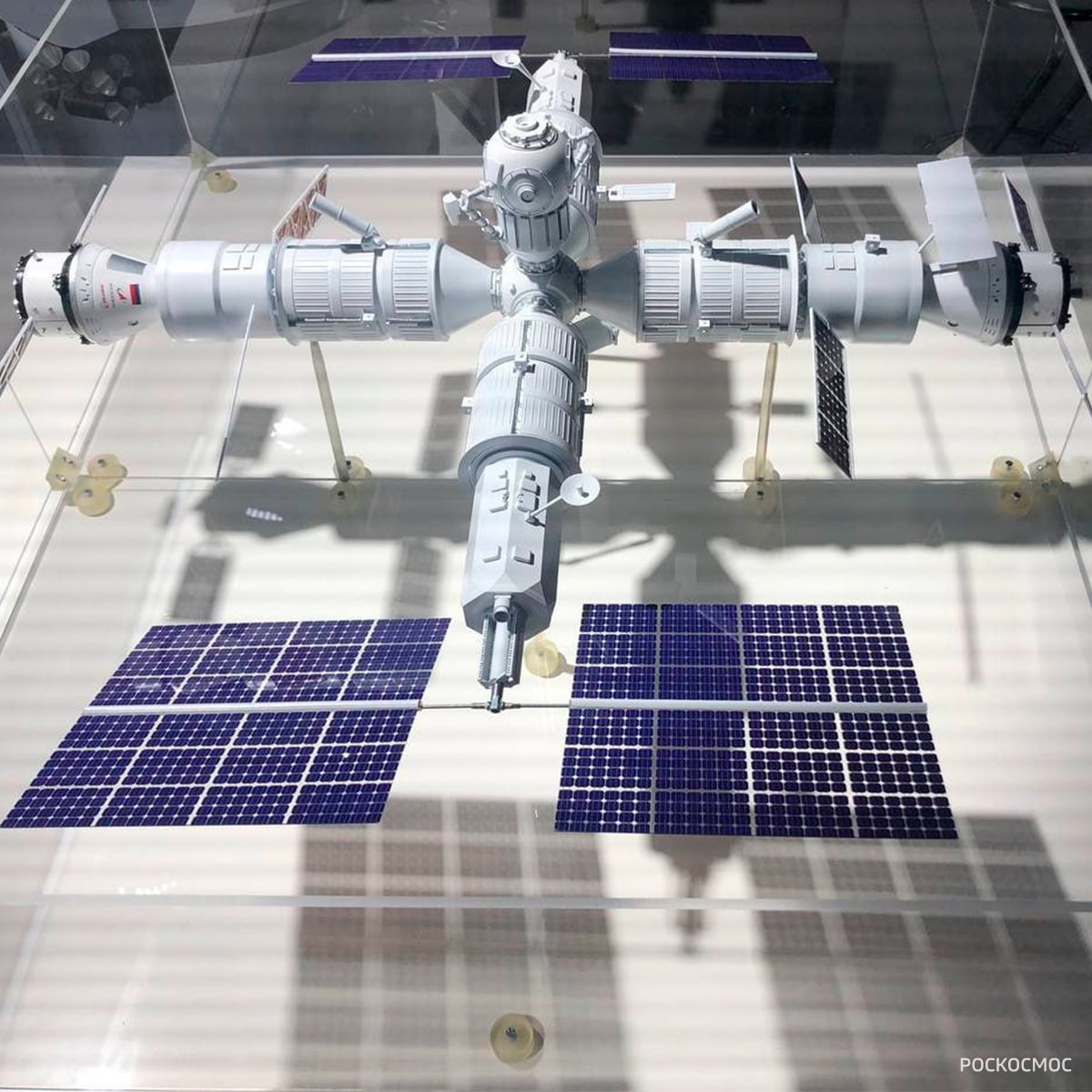 Роскосмос утвердил эскизный проект Российской орбитальной станции. 

Ее развертывание планируется в период с 2027 по 2032 годы. У РОС будет открытая модульная архитектура.