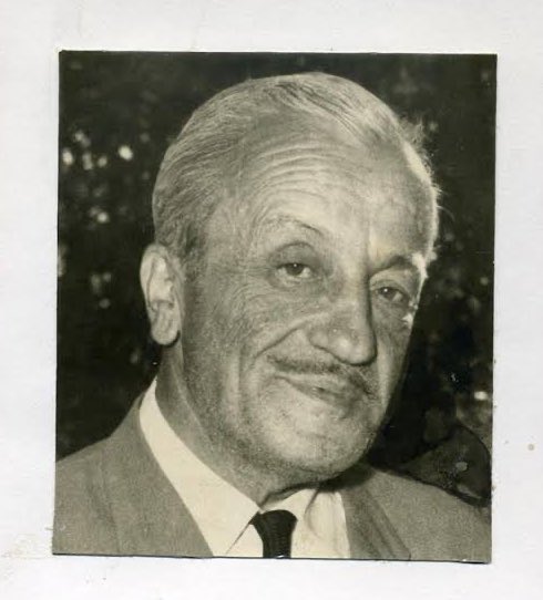 “Allah’a ve Peygamber’e, evet. Şeriate hayır!”

Yani güneşe evet, ışığına hayır! O kadar saçma!

İdeolocya Örgüsü, Necip Fazıl