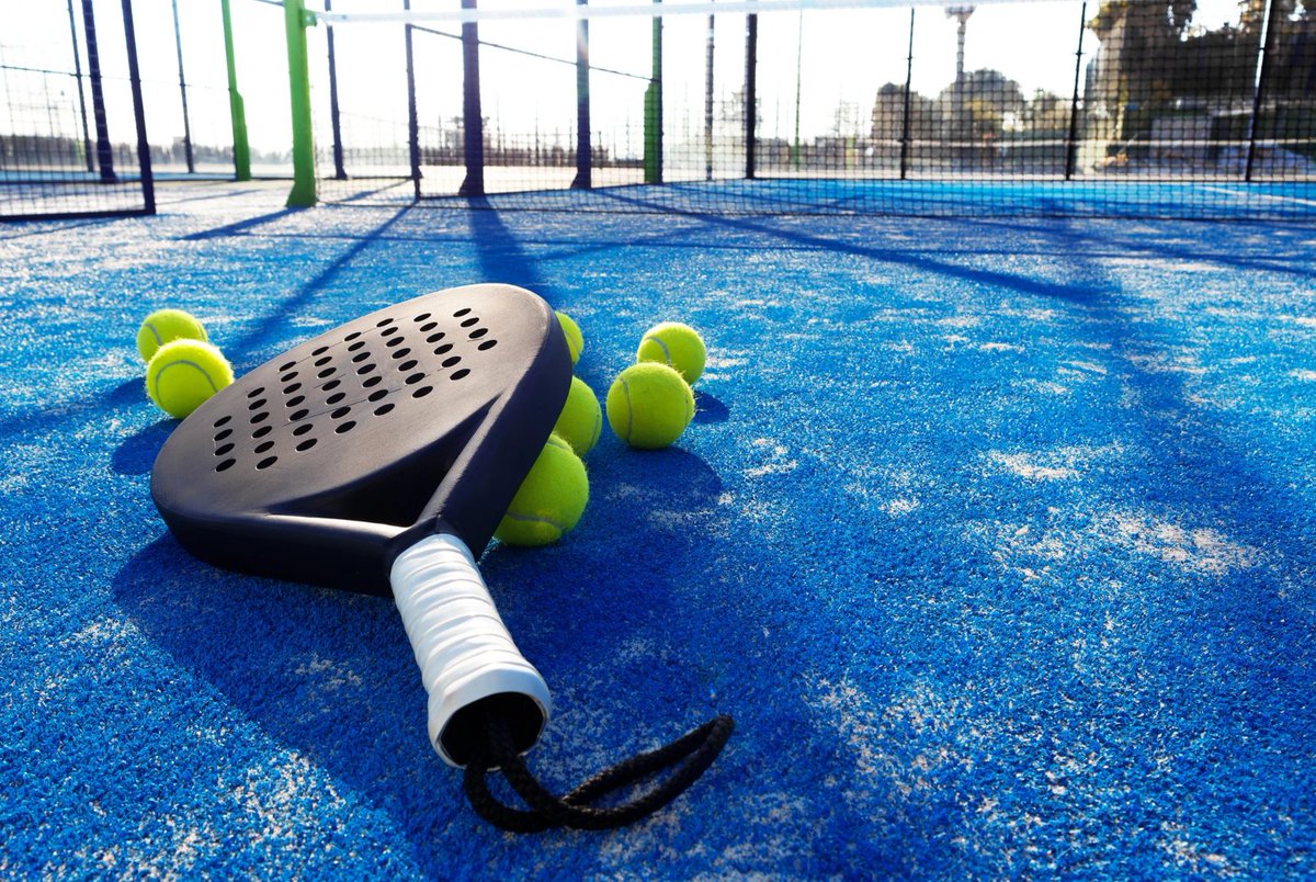 Milton Keynes' First Pop-up Padel Court! An all action hybrid of tennis and squash 🎾 Doubles/Singles and available for hire hourly or 90 mins. A chance to get together with friends, compete, train or just get a good workout! More info at: sportyscholars.com/padel-tennis