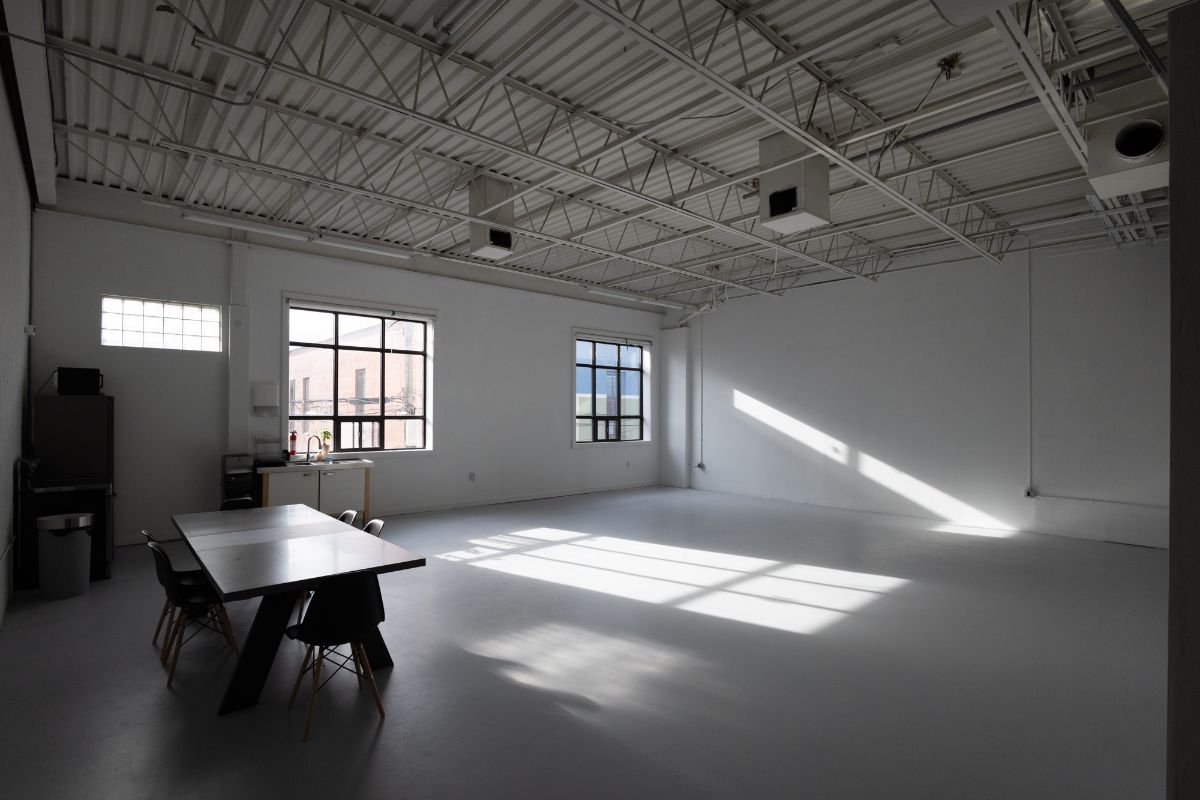 April is going to be a great month for workshops. Check out our new space. You can book the studio at productionstudio.ca/booking mailchi.mp/de6592f53ec4/p… #studio #photography #rental #workshops #beauty #fashion #toronto #gta #prodstudioto