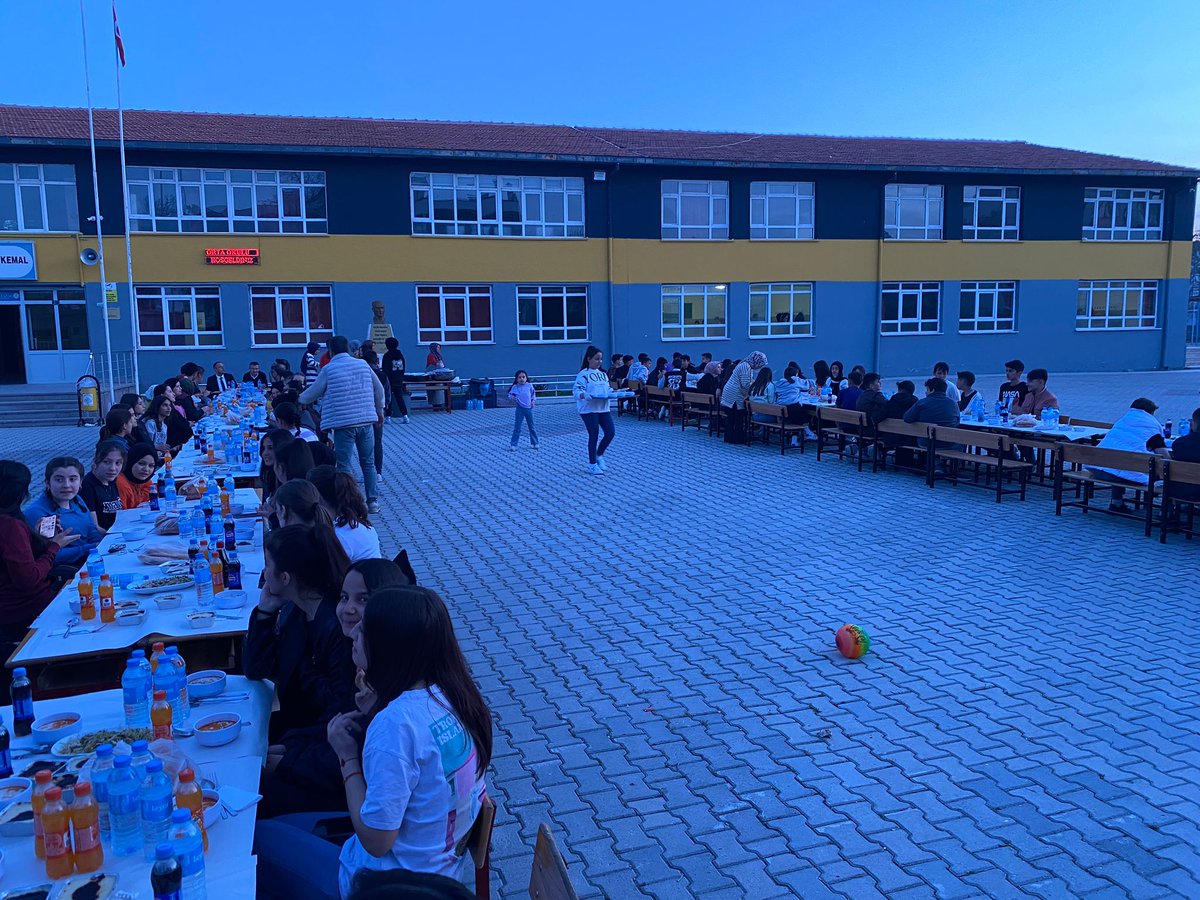 İftar organizasyonunda emeği geçen herkese teşekkür ederiz. Gazi ailesi olarak hep birlikte çok güzel bir akşamdı.