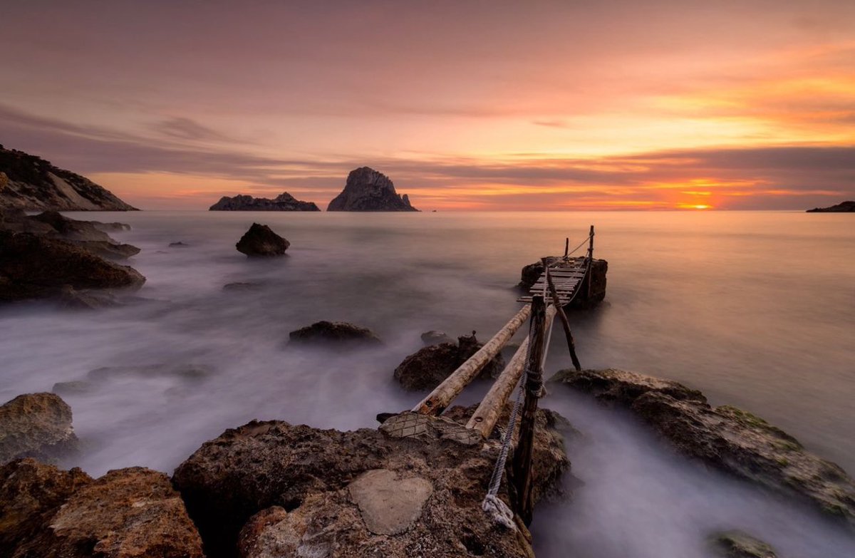 ¡Buenas noches, #igers! Paisajes en #Ibiza ✨💫🌟 📸 foto de <a href="/marilenamm/">Marilena Messias</a>

Gracias por compartir todos vuestros momentos en #Igersspain