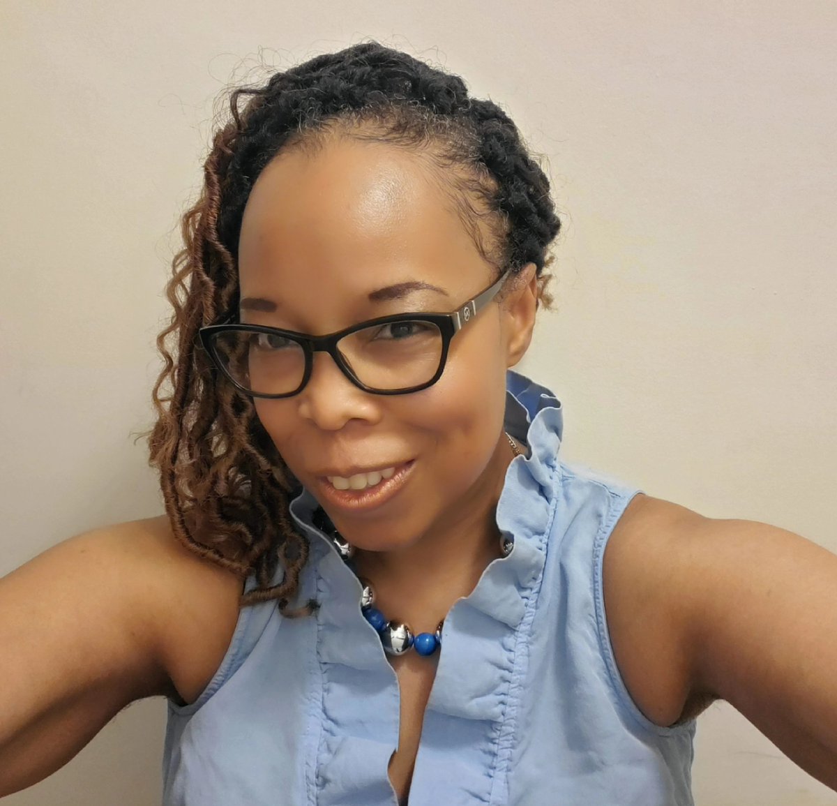 ShiningStarSBK's tweet photo. #LightItUpBlue today in celebration of people with autism and those who love and support them. Join the thousands of landmarks, buildings, homes and communities worldwide to shine a light of acceptance on the autism community.
#zetaphibeta #zphib #ActFearlesslyForChange https://t.co/yduZaMJXCR