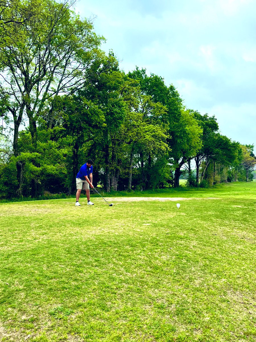 CHSBravesGolf's tweet photo. Day 1 of District in the books…on to day 2! https://t.co/aMAsH8Lbps