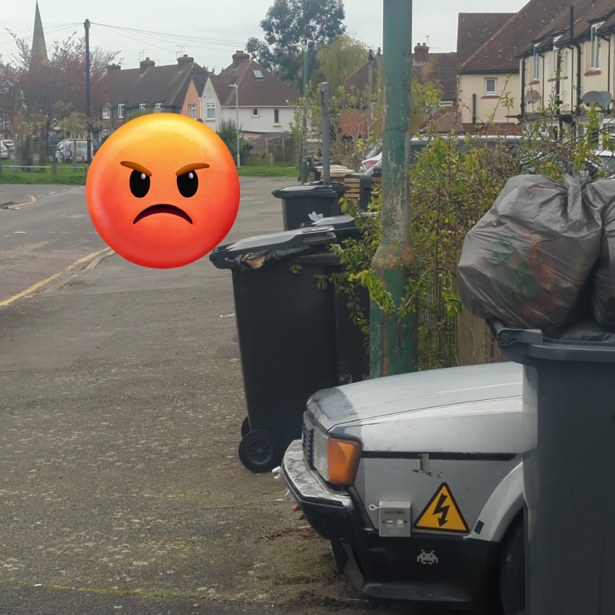 bakermcclure's tweet photo. @maidstonebc Bins in Lower Road ME15 have not been collected, despite the lorry doing Mote Road yesterday.
@Kent_Online @bbcsoutheast https://t.co/3jvQSzQanz