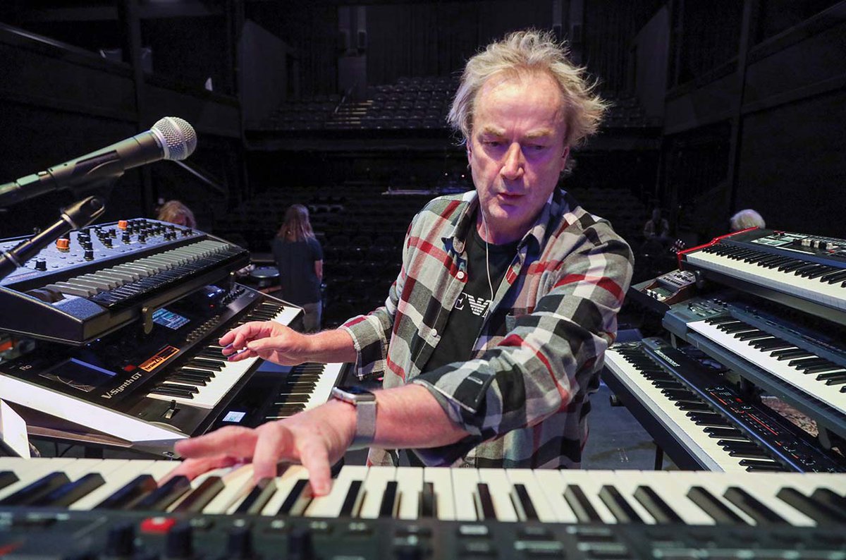 On Facebook, X and Instagram... You asked... and YES answered. In this #askYES Q&A, Geoff Downes answers questions from YESfans ahead of The Classic Tales of YES Tour 2024 Read now at: yesworld.com/2024/04/askyes… 📸: Gottlieb Bros