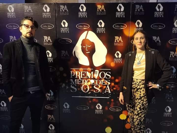 "Una noche llena de música y emoción rodeada de grandes artistas en los @premiosmercedessosa 2023. Nos sentimos honrados de ser nominados. ¡Gracias por el amor a nuestra música! ❤️ #PremiosMercedesSosa #MúsicaIndependiente"