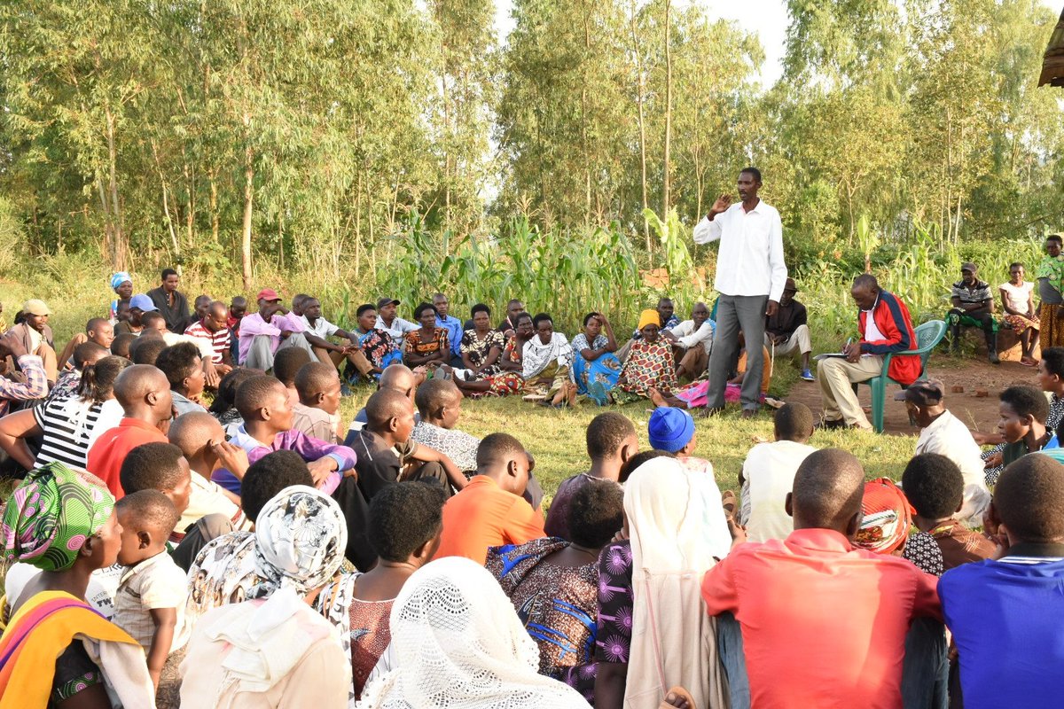 GatsiboDistrict's tweet photo. Mu nteko z'abaturage zo kuri uyu wa Kabiri , hirya no hino mu Tugari  abaturage batangiye gutanga ibitekerezo n'ibyifuzo bizajya mu mushinga w'ibikorwa by'iterambere ry'Akarere ry'imyaka 5 ( DDS 2024-2029) @RwandaLocalGov @RwandaFinance @RwandaEast https://t.co/B4RsliGCn4