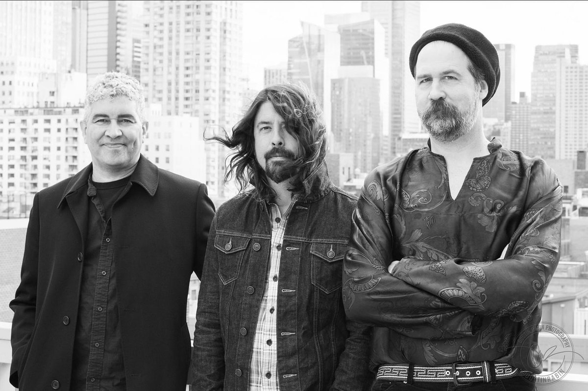 sidchan's tweet photo. BREAKING: DAVE GROHL and KRIST NOVOSELIC have announced that they, along with PAT SMEAR will be REUNITING NIRVANA for a worldwide tour! And that’s not even the best part. KURT COBAIN’S DAUGHTER, Frances Bean Cobain, will be on vocals for the “April Fools Tour” go on sale today! https://t.co/j904AV9IzX