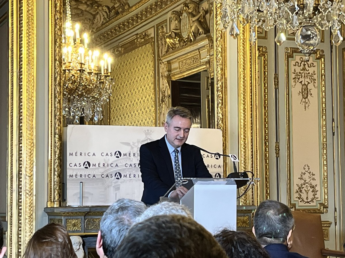 Interesante Conferencia a cargo Brian A. Nichols, Subsecretario de Estado para
Asuntos del Hemisferio Occidental . Sobre EE.UU., España y Latinoamérica:
Colaborando para cumplir nuestro compromiso común 
Gracias <a href="/USembassyMadrid/">U.S. Embassy Madrid 🇺🇸🇪🇸</a> y <a href="/casamerica/">Casa de América</a> por la invitación