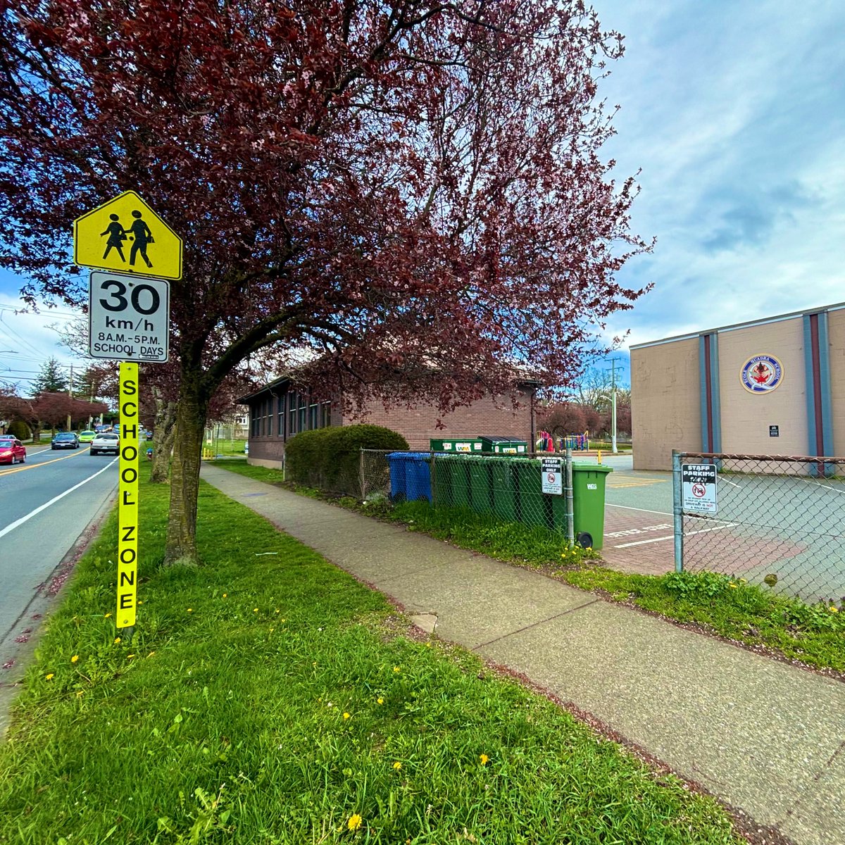 As spring break comes to an end, we look forward to welcoming students and staff back to class tomorrow, April 3.

Remember to:
🚗Follow school zone speed limits
🚸Be alert for students crossing the street
⏲️Give yourself more time than usual