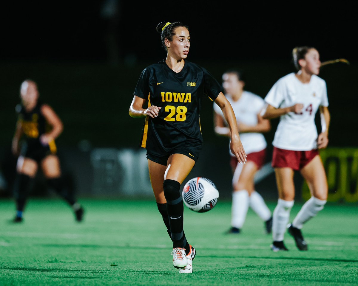 Happy Birthday to #28, Kenzie Roling!🎉😁 #Hawkeyes