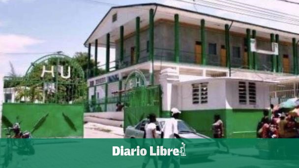 DiarioLibre's tweet photo. 🇭🇹 |#MundoDL|  Bandas armadas toman el control del hospital general de Haití 

🔗https://t.co/xpxJov7Wwo

#diarioLibre #CrisisHaití #HospitaldeHaití https://t.co/jdUEMEuHRL