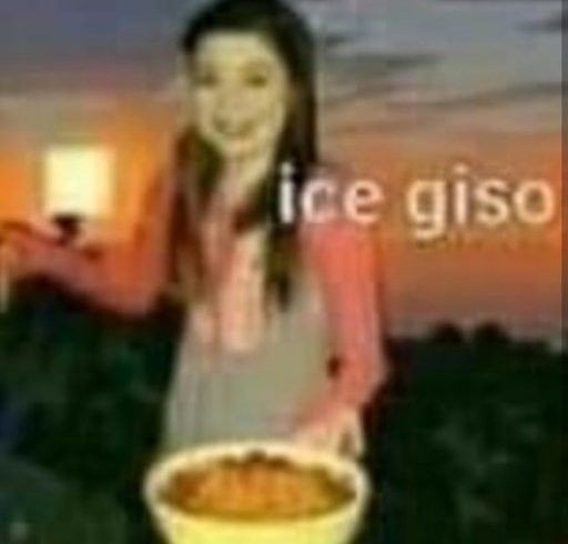 me levanto con un dolor de panza de la gran pu
mi vieja :