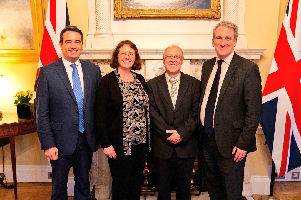 🏫 It was a real pleasure to invite Mr Andrew Loftus of @YsgolHiraddug and wife Sharron to a Local Community Education Champions reception at 10 Downing Street. 👨‍🏫 Andrew is a popular teacher who retires from the school this year. rhyljournal.co.uk/news/24206178.…