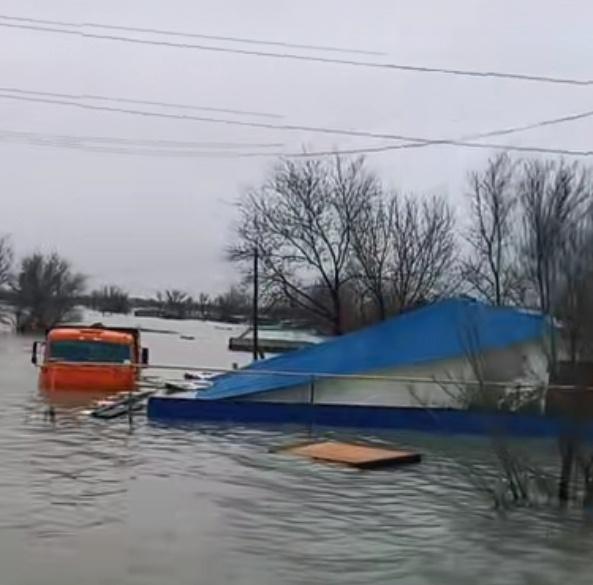 AiaKaz's tweet photo. Very timely lecture taking into account that #transportation problems await our country due to spring floods.For all 33 years #Kazakhstan authorities cannot build water reservoirs, &amp; the allocated funds disappear in the #Corruption system. @AngelitaBaeyens @AnnieBoyajian @evacide https://t.co/jXmfgrgzai