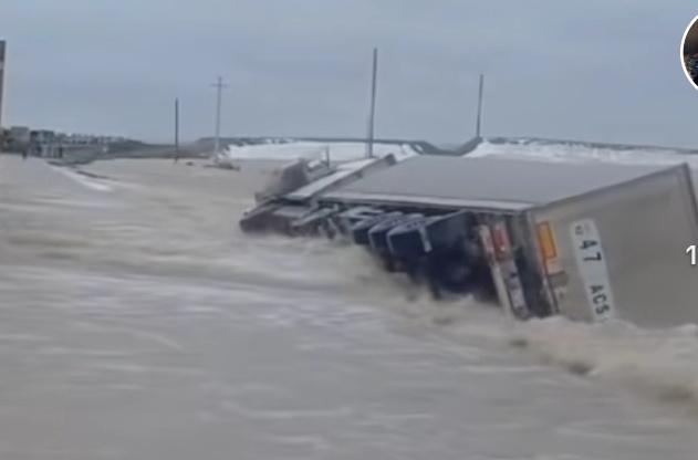 AiaKaz's tweet photo. Very timely lecture taking into account that #transportation problems await our country due to spring floods.For all 33 years #Kazakhstan authorities cannot build water reservoirs, &amp; the allocated funds disappear in the #Corruption system. @AngelitaBaeyens @AnnieBoyajian @evacide https://t.co/jXmfgrgzai
