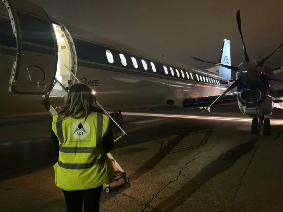 Alicia from #ACSYYZ arranged a tee-rific charter for 27 passengers flying to a golf trip in Scottsdale! Typically seating 50-60 passengers, the Saab 2000 was reconfigured to give our passengers optimum space for a relaxing journey through the clouds - bit.ly/3EWpoRV