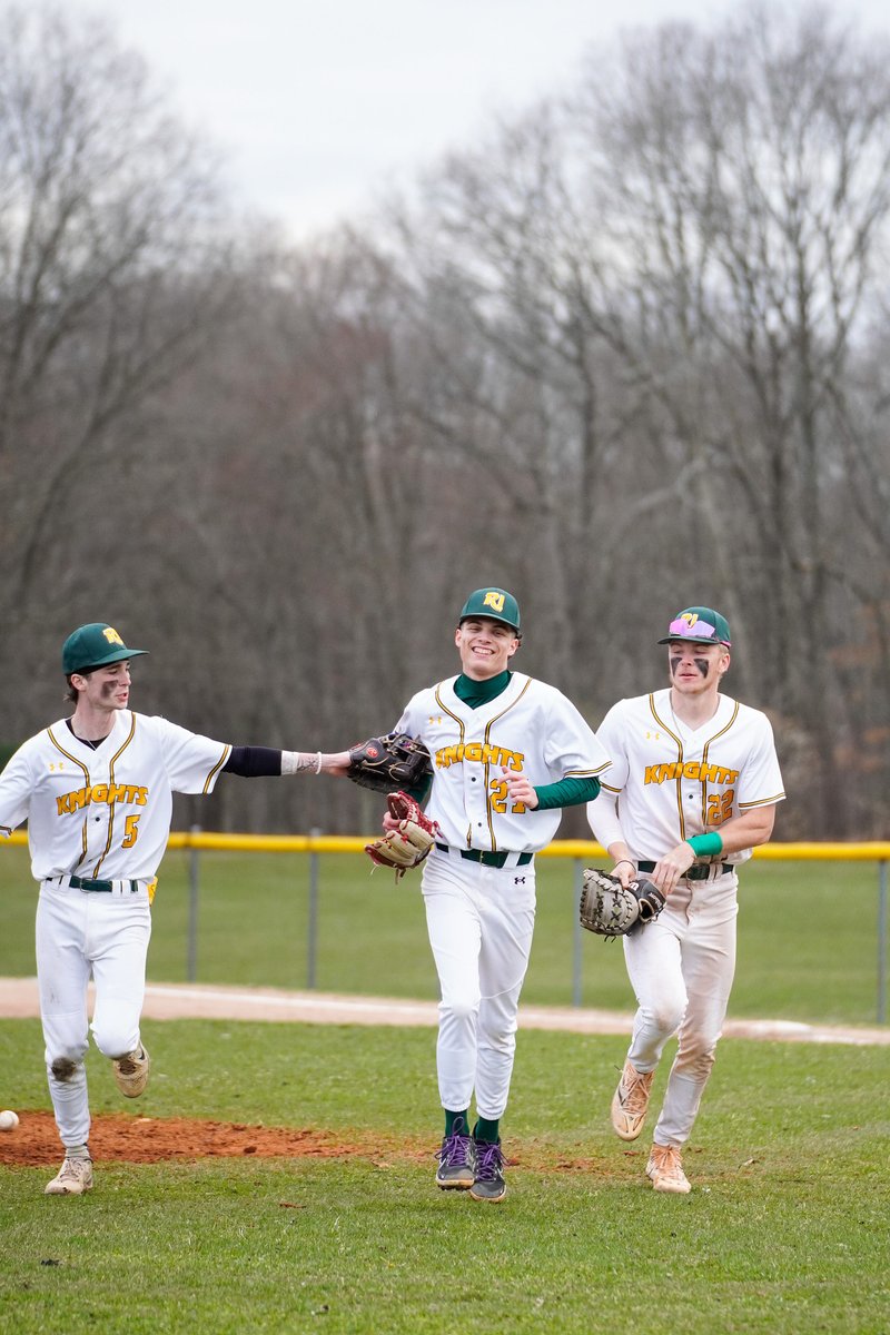 CCRIAthletics's tweet image. Your homecoming 𝐊𝐢𝐧𝐠𝐬 👑

The @ccri1964 #baseball team celebrated yesterday’s home opener in style with a 9-1 win over York Community College at our Warwick Campus.