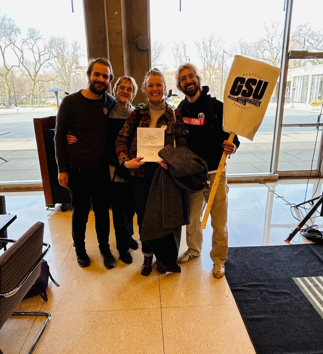 On March 19th, graduate student research assistants (RAs) at the University of Chicago Law School voted to join Graduate Students United (GSU) – UE Local 1103. This election victory represents the first expansion of one of the newly-established UE grad locals. (1/5)