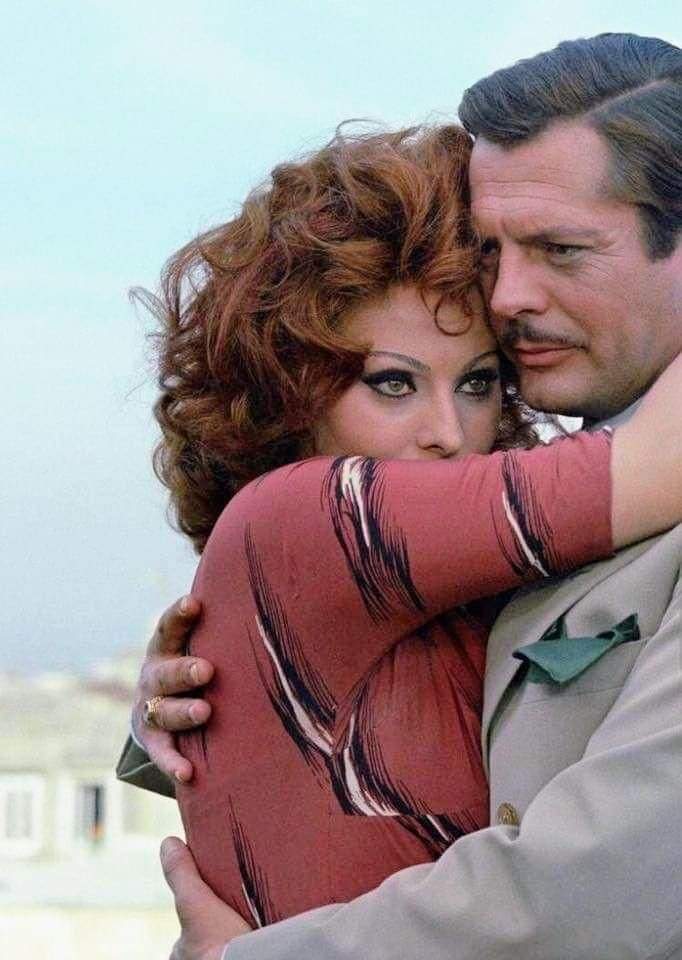 #SophiaLoren and #MarcelloMastroianni 💕