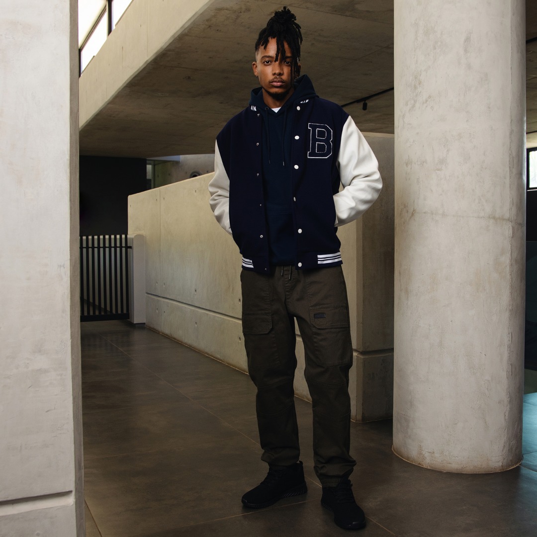 Your new winter favourite is here: the baseball jacket 👊🏿 Gents, get yours before they’re all gone 💨 Shop at <a href="/jet_fashion/">Jet</a>

Mens Jacket: 399.99
Mens Cargo Pants: 349.99
#Jetfashion #Jetgoodforlife #mensfashion #winterfashion #mallofthesouth #pureshoppingpleasure #jhbsouth