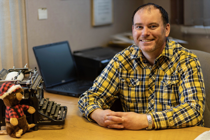 NapaneeBeaver's tweet photo. A new era: long-time reporter and editor Adam Prudhomme acquires Napanee Beaver - https://t.co/MoZL5rDRQy https://t.co/oj8inAbZhz