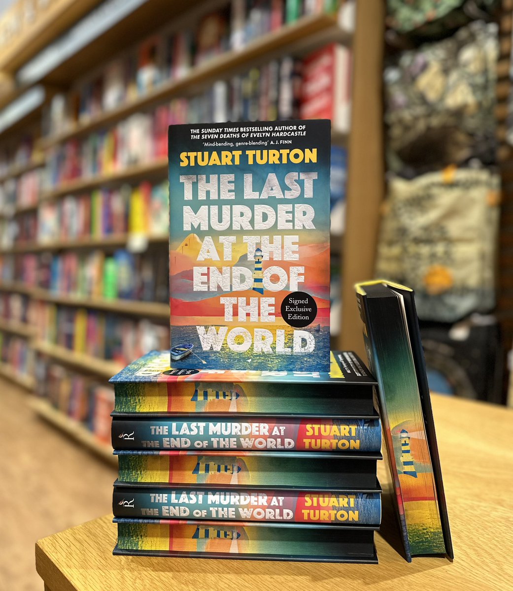 Just in: The Last Murder at the End of the World by Stuart Turton! 🤩 We have limited copies available of our Signed Exclusive Edition with a gorgeous sprayed edge so pick one up before they sell out! 📚 #waterstones #waterstonesexclusive