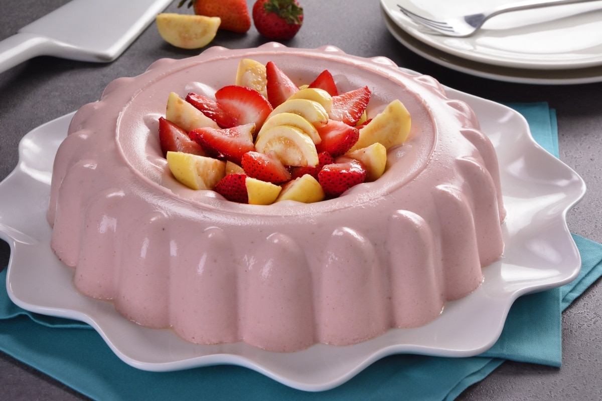 Kiwilimon_LAT's tweet photo. Sumérgete en un mundo de colores y sabores para celebrar el #DíaMundialdelaGelatina con kiwilimón. ¿Cuál de estas maravillas te animarás a preparar? 😋🥮

RECETAS: https://t.co/xjKwLUhO3e https://t.co/dLvuvd5qMv