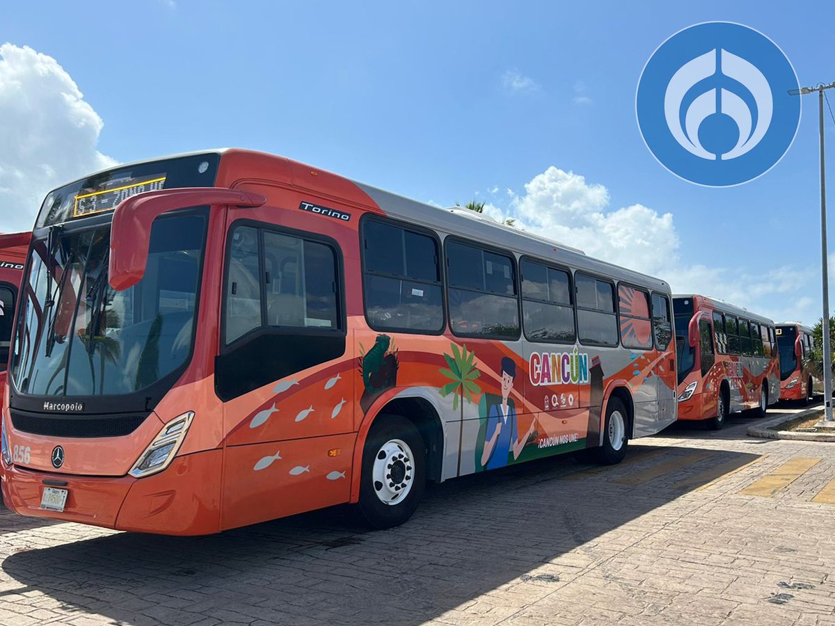 RadioFormula_QR's tweet photo. 🚌 La empresa SEA presentó los nuevos autobuses que estarán circulando por las calles de #Cancún, son aproximadamente 100 unidades las cuales contarán con tecnología de pago electrónico.

📷@stephiblan https://t.co/aOXak9zqXB