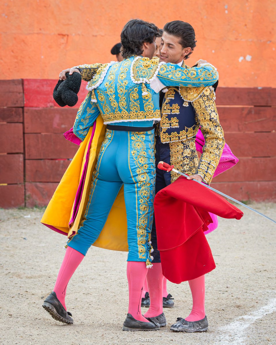 Un día tan esperado gracias  #SanCristobalDeLasCasas gracias a todos los que siempre me apoyaron y pusieron su granito de arena para que esto sucediera  🙏🏼✨
#2orejas #LaAlternativa