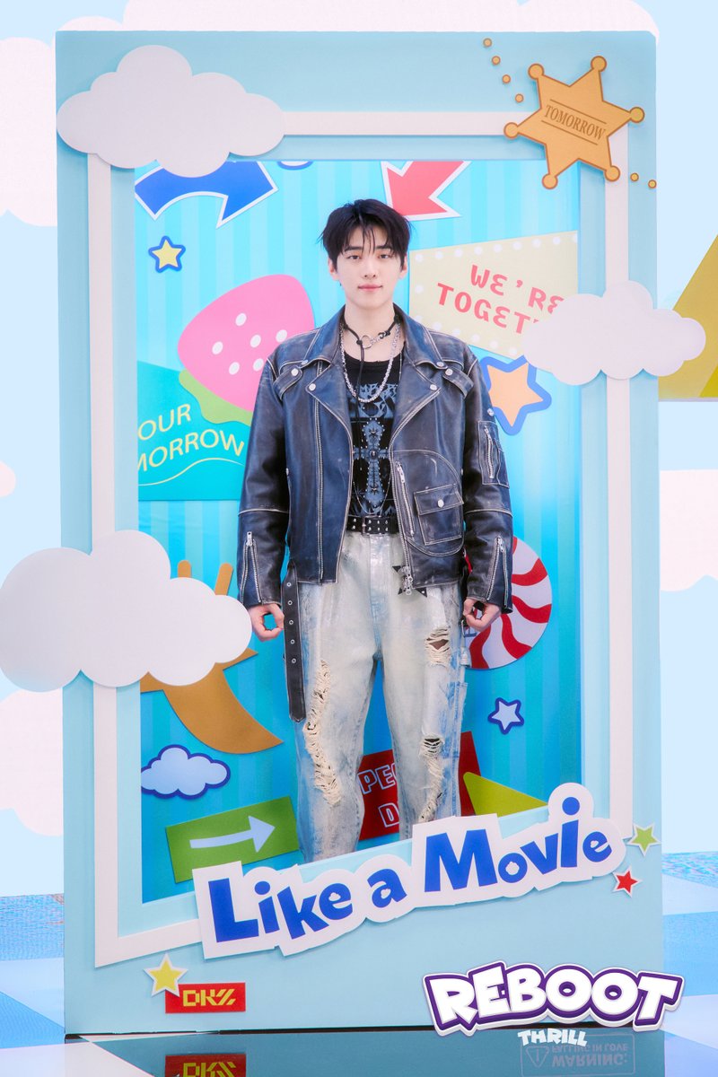 DKZ 2nd Mini Album [REBOOT]

🖼 CONCEPT PHOTO
THRILL ver.

🎶 2024.04.12 18:00 (KST)

#DKZ #디케이지
#REBOOT
#재찬 #JAECHAN